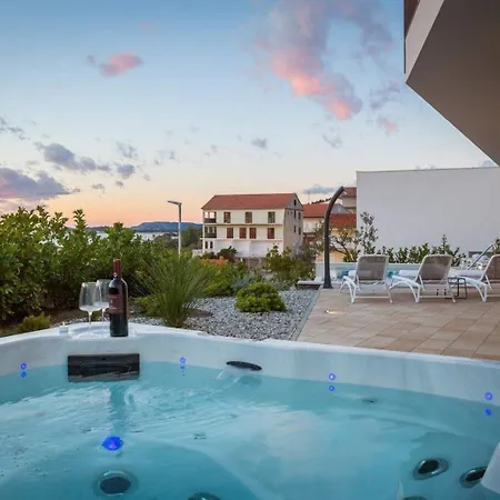 Ferienhaus Fur 10 Personen In Priosten, Dalmatien Norddalmatien - B61769 *